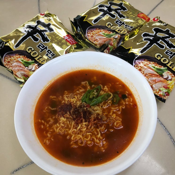  신라면 골드 후기 내돈내산 은은한 카레 맛 맵기 평범
