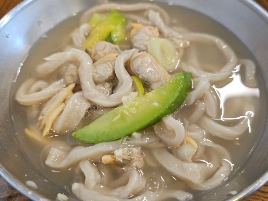 토박이우리밀칼국수 사진 6