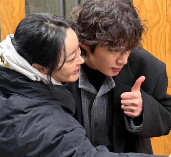 ‘학폭 사과’ 김동희, 근황 공개… “엄마 생각에 오열” 효자 면모 눈길