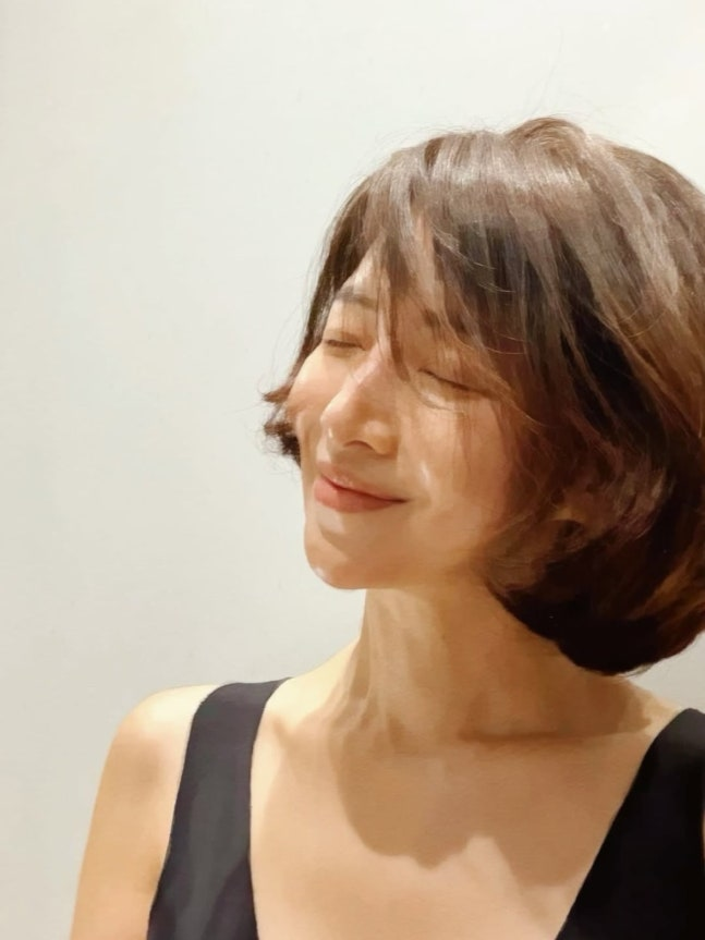 윤세아, '40대 미혼' 민소매로 드러낸 명품 쇄골 아름다워서 기절할 뻔 존재감