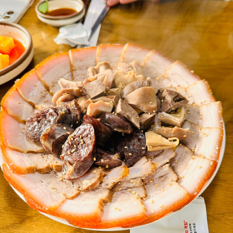  춥고 배고플 땐 역시 돼지국밥 | 밀양 우시장돼지국밥!