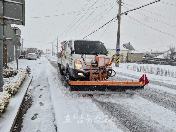  해남군 대설경보 발효..“휴일 반납 제설대응” 11일 새벽부터 제설작업 돌입