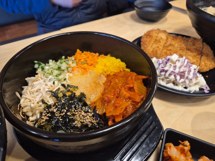  [평창 맛집]️ 평창송어축제 필수 코스! 진부맛집 '용우동' - 눈 오는 날 맛본 뜨끈한 우동과 매콤한 쭈꾸미의 환상 조합