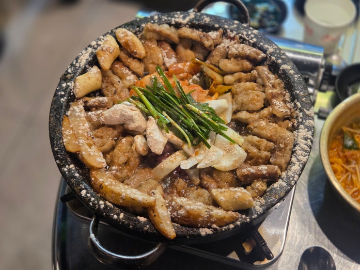  부천시청역맛집 토평한우소곱창 5번째 방문 솔직후기 곱창김치찌개라면 무한리필 날치알주먹밥 꿀조합