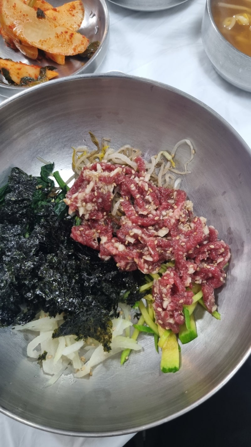 [부안] 부안군청 읍내맛집 '이화식당' 육회비빔밥 & 소머리국밥 현지인맛집 후기