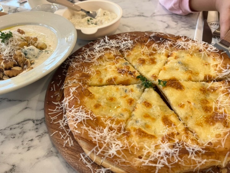  대전 둔산동 맛집 볼로니아에서 트러플 크림 뇨끼·고르곤졸라 피자 아이와 방문해서 먹어본 후기