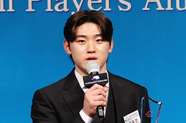  KIA 김도영, 2억 5천만 원 재계약: 반토막 난 연봉과 부활의 조건