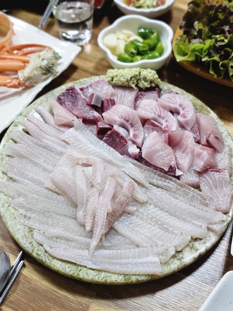  대방어와 이시가리의 계절이 돌아왔다! 장기동 맛집 자연산회