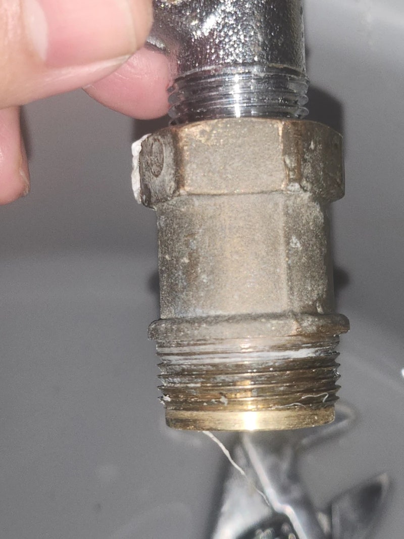 🚿 인천 계양구 계산동 오래된 빌라샤워수전 교체 중 배관 파손 → 부속 보수 및 타일 마감 시공