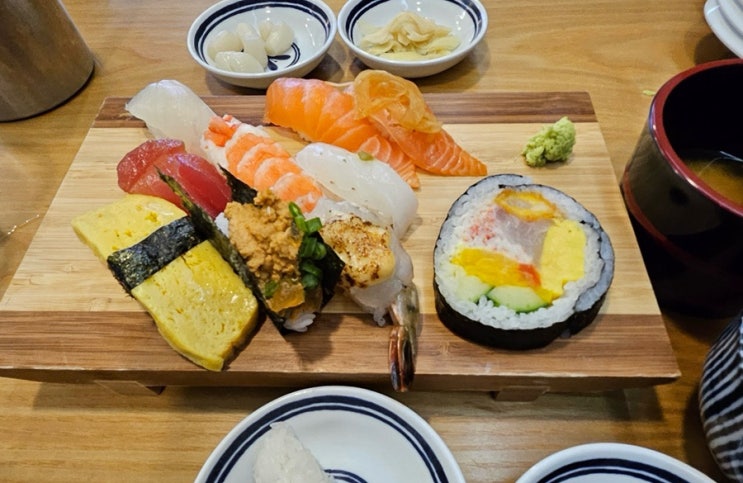  동백 맛집 동의초밥 : 모듬초밥 + 특선초밥 후기 / 메뉴판 가격