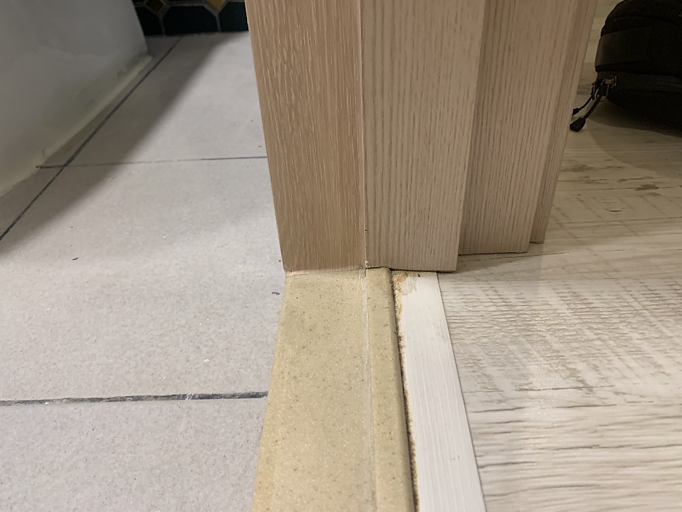 화장실문틀시트지복원 수원위치한 현장 작업후기