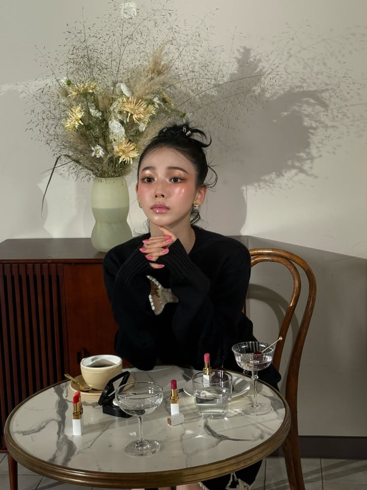  글로벌하게 사랑받으며 명품의 고급미를 그대로 가져온 에스파 카리나 샤넬 스타일