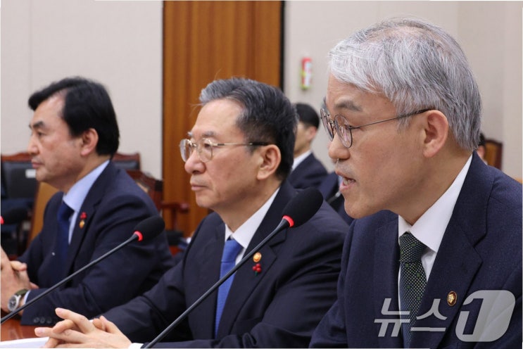 박영재 대법관, <b>법원행정처장 임명</b>: 사법부의 새로운 리더십을... 
