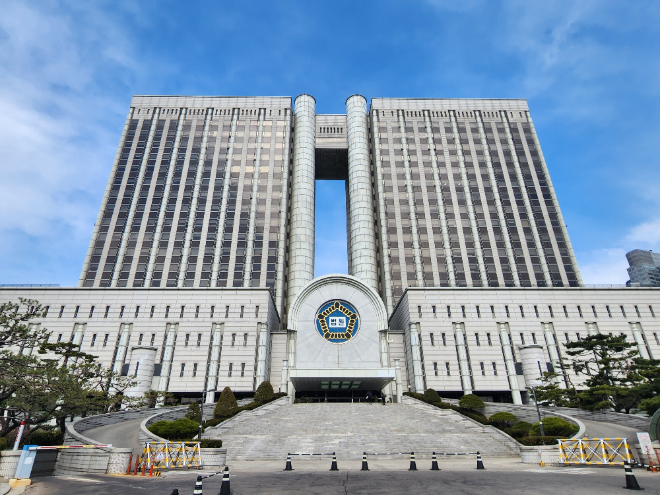 [서울중앙지법] 지하주차장 누수로 인한 차량 오손에 대하여 아파트 시공사의 손해배상책임, '인용' 선고