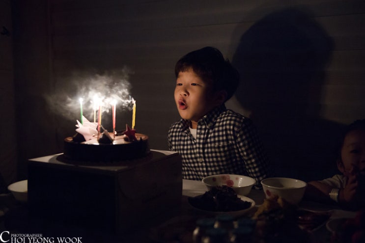  다섯 살 효민이의 네 번째 생일을 축하하며