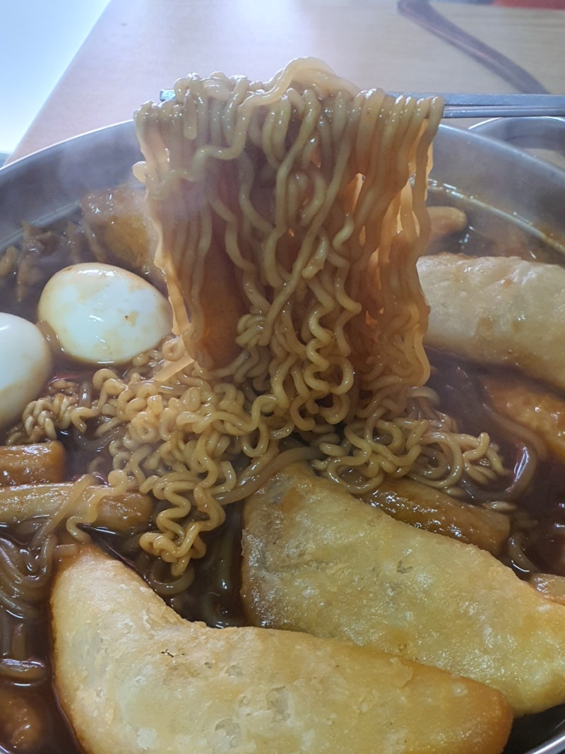 나혼자 산다 규현 짜장 떡볶이 맛집 면목동 "면동 떡볶이"