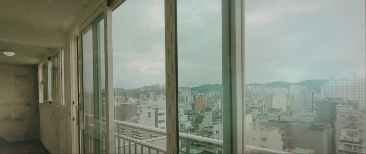  아파트베란다 샷시 교체, 20~30평대에서 달라지는 비용과 시공 차이