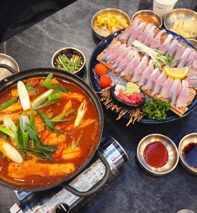  제주공항 근처 고등어회와 갈치조림을 한번에 "노도" | 제주 그랜드하얏트 근처 오션뷰 일몰 맛집