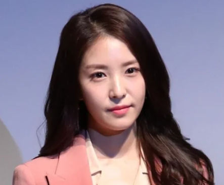 보아, 25년 만에 SM 떠난 진짜 이유는?