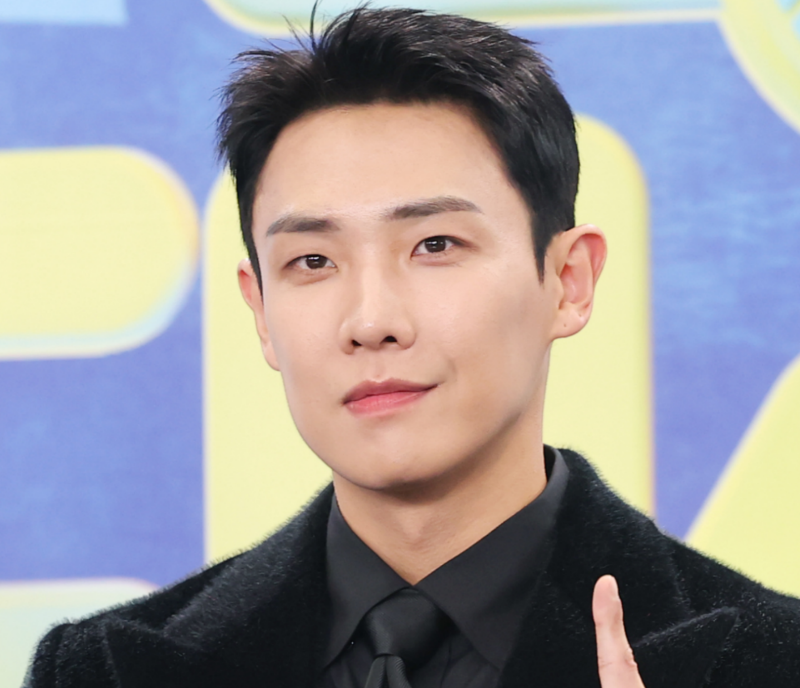 “공황장애”와 “우울증”으로 무너진 이준, 한예종, 엠블렉, 럭키 모든 성공과 완벽주의가....