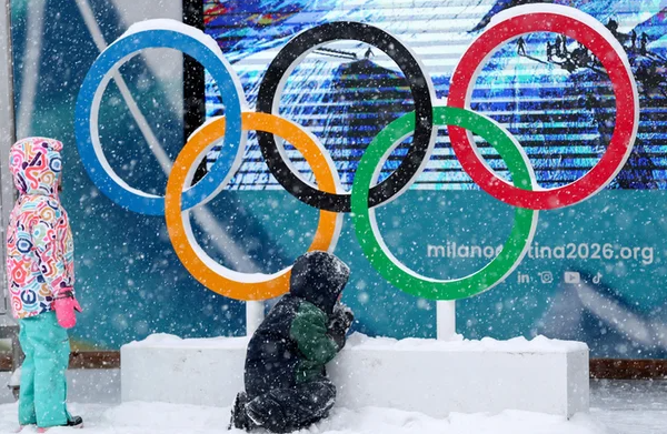  2026 밀라노-코르티나, 경기장 인근 사망 사고... 안전 관리 도마 위