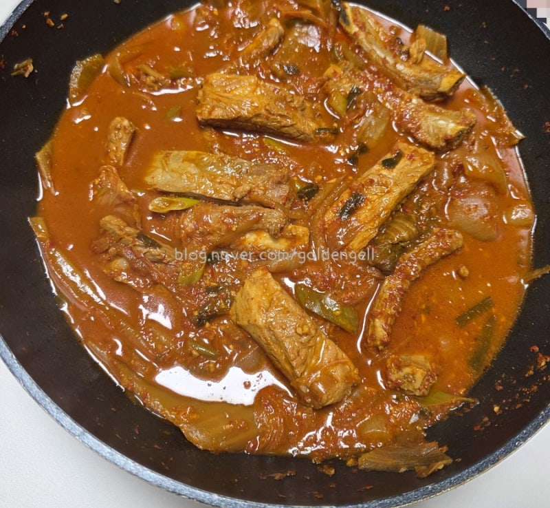 [등갈비 김치찜] 밥 두공기 뚝딱 등갈비 김치찜 황금레시피