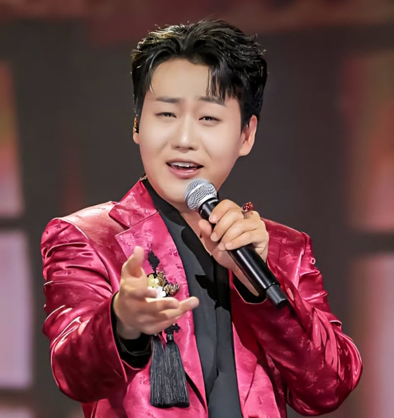 정통 트롯의 자존심 민수현, 그의 나이·키·인생관까지: 따뜻한 목소리에 담긴 9년의 진심