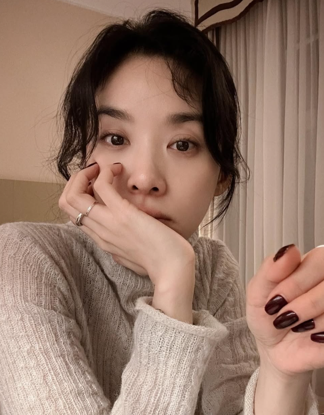 '늑대의 유혹' 때 120만 안티 끌고 다녔다 고백한 이청아 여자 코트 코디