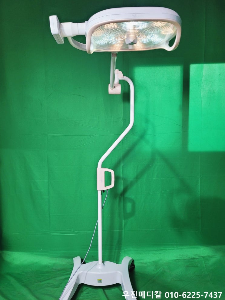  [판매완료][USED] Luvis S200 / 이동식 LED 무영등 / 진료용 / 소수술용 / 덴티스 [중고]