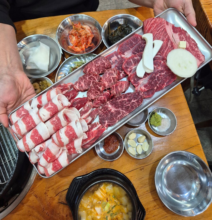  서울 먹골역 '백운축산 정육식당' 소고기 모둠 5.5만원! 유통마진이 빠진 최상급 가성비 소고기