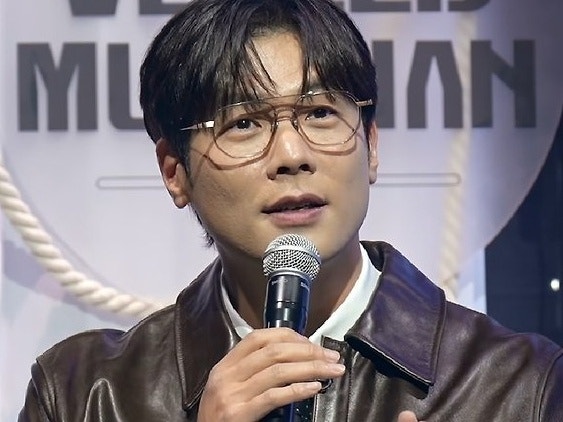 배우 최다니엘 착용가벼운 투브릿지 뿔테 오버사이즈까르뱅 빈스 CARVEN VINCE 대전 대학로안경
