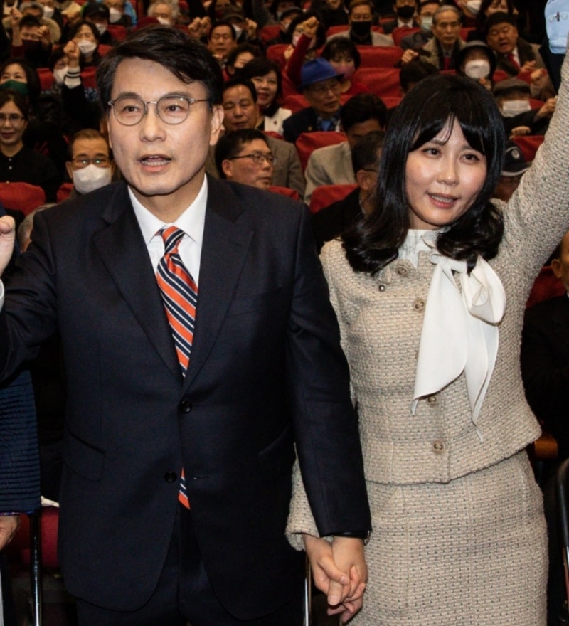 윤상현 프로필 한동훈 윤리위 징계 결혼 전두환 사위 재혼 재산 아내 와이프 신경아 전효선