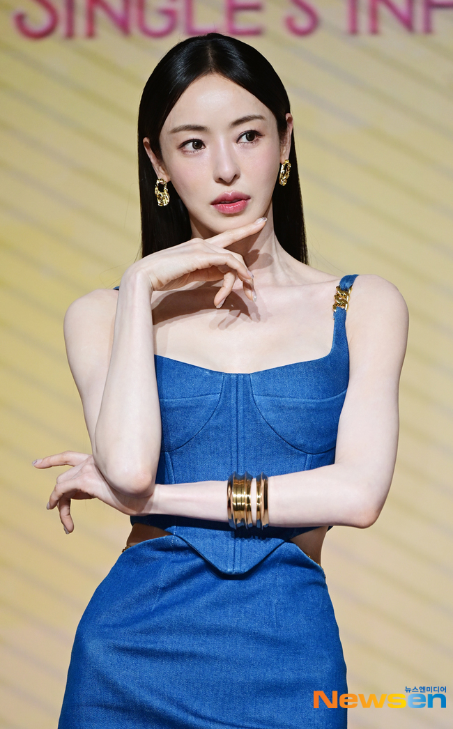 이다희, ‘솔로지옥 5’ 제작발표회 등장…175cm 비율·윤기 헤어 시선 집중