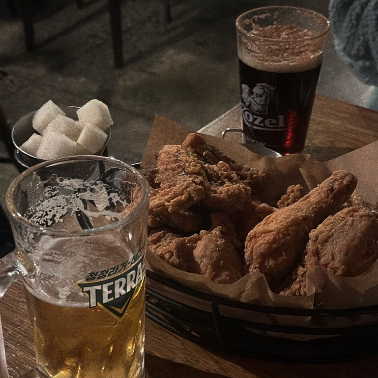  치킨이 맛있는 동네 호프집 석촌역 수제맥주 바이더레이크 크리스피치킨 테라 생맥주 코젤다크 리뷰.
