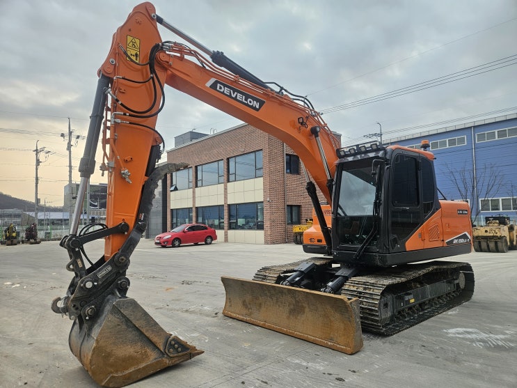  두산 DX150LC-7 2025년식 가동25시간 신차수준 코끼리집게 06 궤도형 중고굴삭기