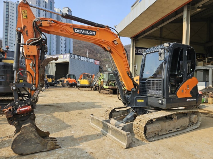  두산 DX55MT-5L 2021년식 회전링크 코끼리집게 02 중고굴삭기