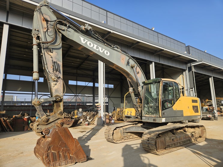 볼보 EC220E 2015년식 08궤도식 중고굴삭기