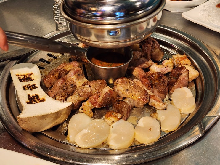  은은한 짚불 향 가득한 제주 흑돼지, 짚불도 판포점