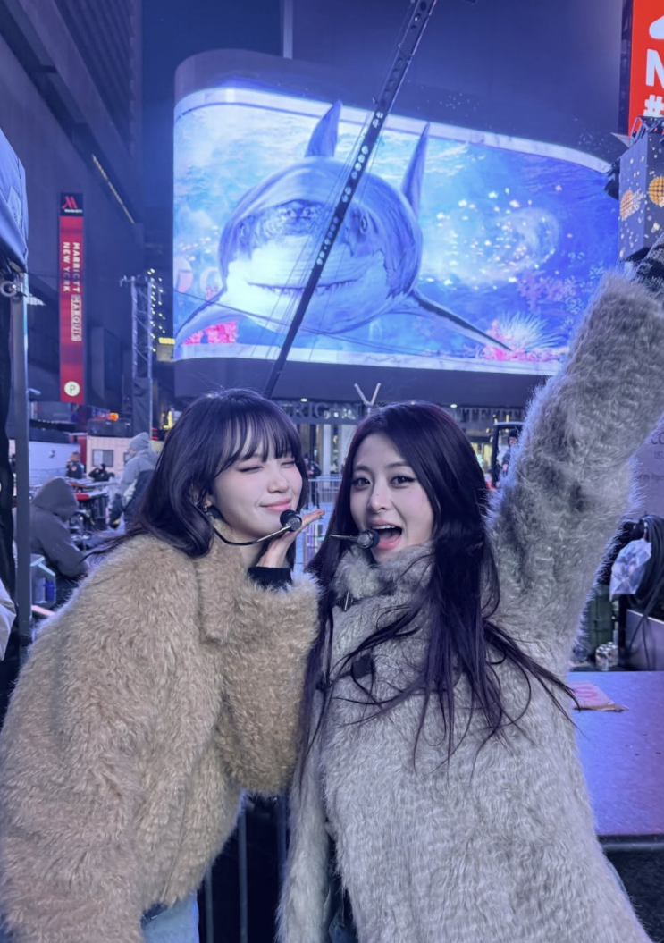  [셀럽 패션] 겨울 채원 미모 폭발 크롭 퍼 블루종 착장 분석