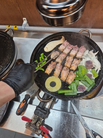  천가식육식당 천겹살 전참시삼겹살 돌판 위에서 즐기는 천겹살의 진수