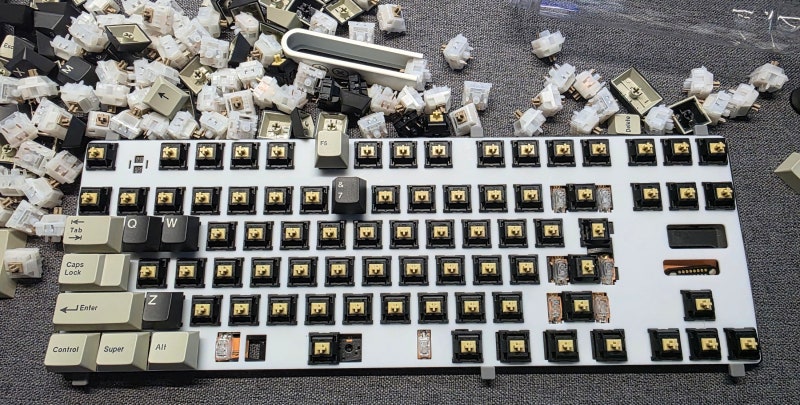 QK80MK2 키보드 PP 보강판 + MZ Y3 48g 리니어스위치 교체