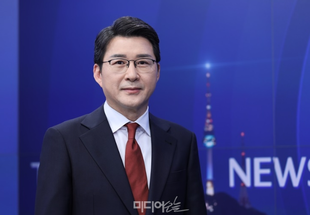 앵커 출신 '<b>신동욱</b>' <b>의원</b>, 재산은 얼마나 될까? (서초을 <b>국회의원</b>)