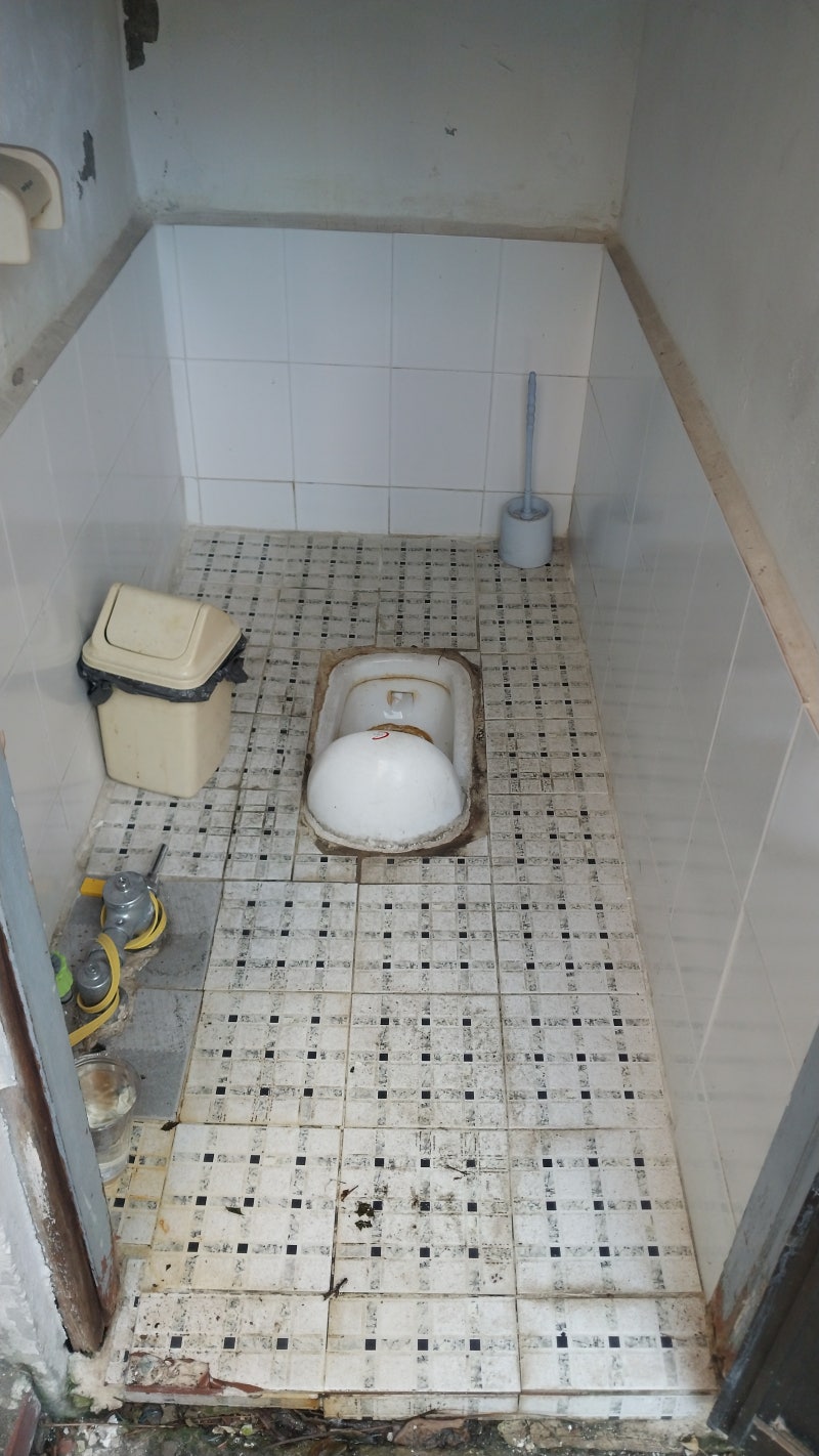 🚽 인천 서구 검암동 일반주택 1층외부 좌변기 화장실 → 양변기 교체 + 동파 방지 + 방화문 시공 사례