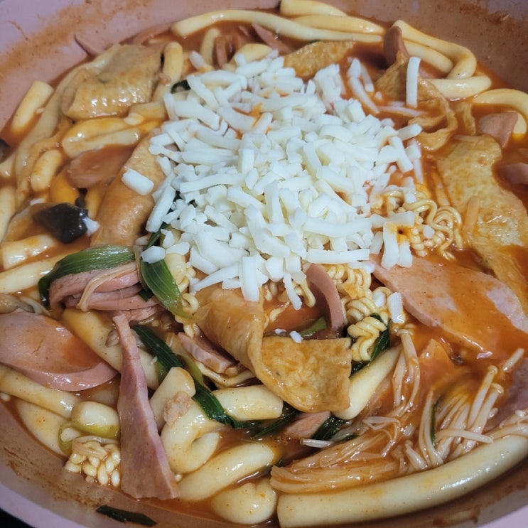  길동역: [땅스부대찌개 길동복조리시장점] '부대떡볶이' 후기