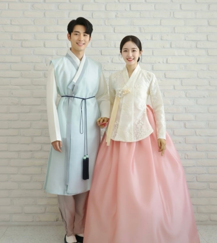  가성비 좋은 결혼식 한복 대여비 - 피로연에서 2부 한복으로 우아하게