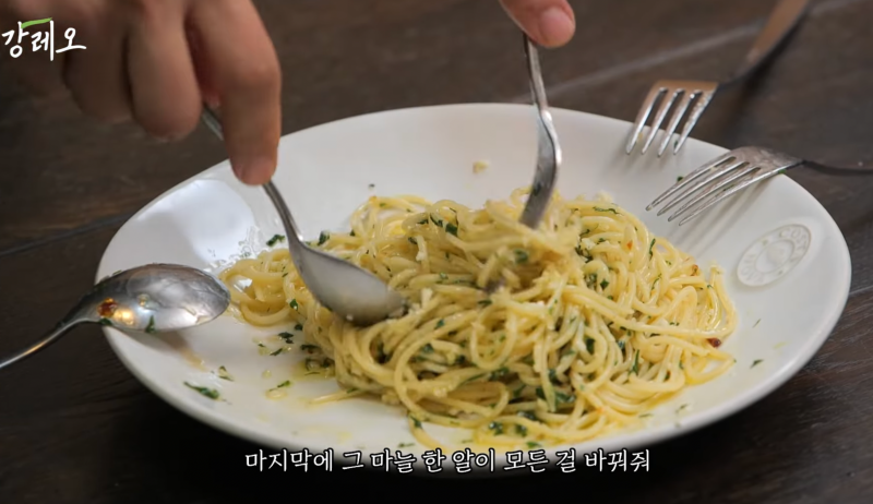 알리오 올리오 강레오 레시피..이걸로 종결(오늘좋은 3분스파게티면 엑스트라버진오일) .jpg