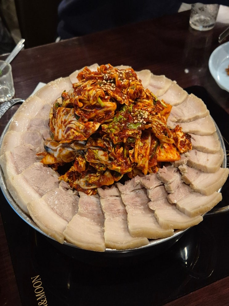  [대구]::산더미 돼지국밥  신월성점:: | 굴보쌈, 국밥 맛집, 순대무한리필