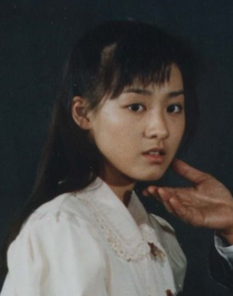  책받침 여신 이미연, 54세라고 믿기지 않는 최근 근황.jpg