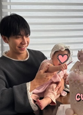   "웃을 땐 아빠 붕어빵!" 이다인·이승기 부부가 공개한 귀요미 딸 근황