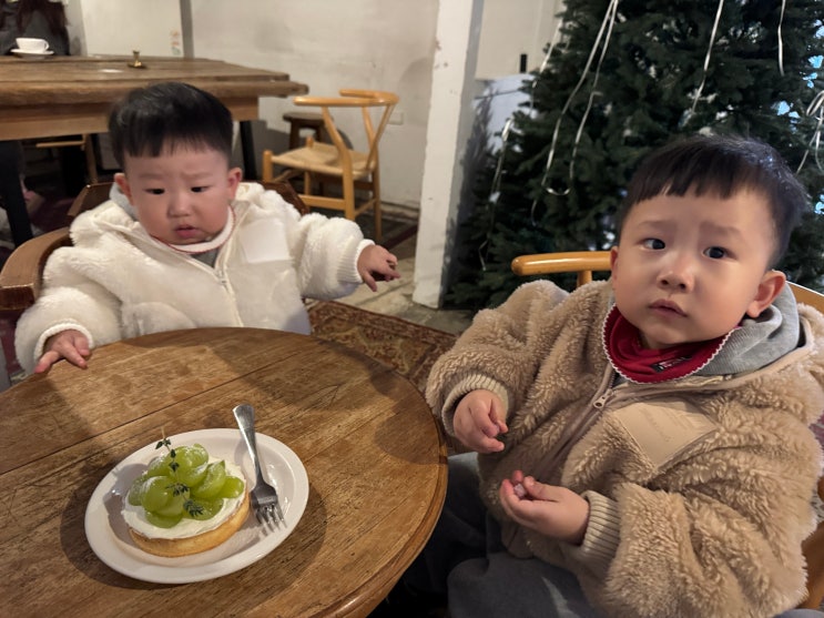  남자 셋이 방문한 춘천카페 포지티브즈 (주차는 여기!)